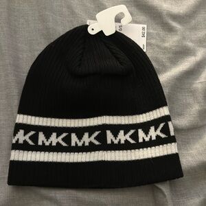 Black and white micheal Kors hat/beanie